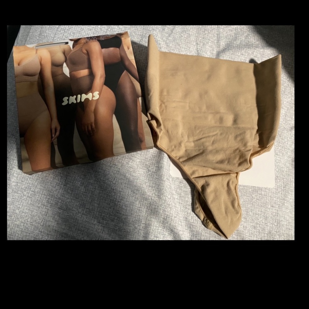 SKIMS CORE CONTROL THONG IN CLAY